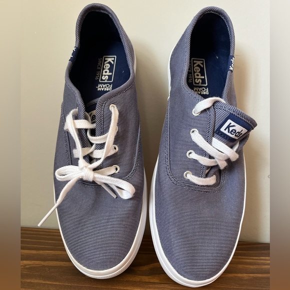 Womens Keds Shoes - Picture 2 of 4